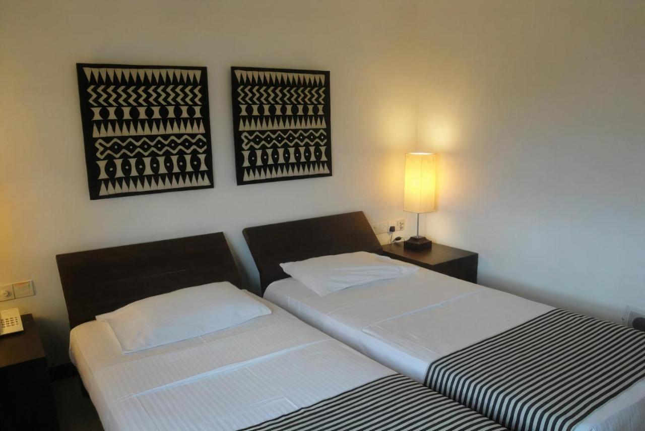 Goldi Sands Hotel Negombo Exterior photo