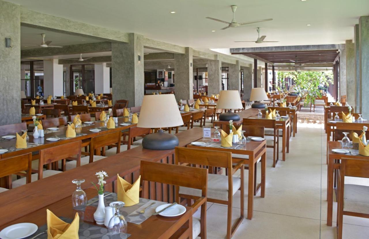 Goldi Sands Hotel Negombo Exterior photo