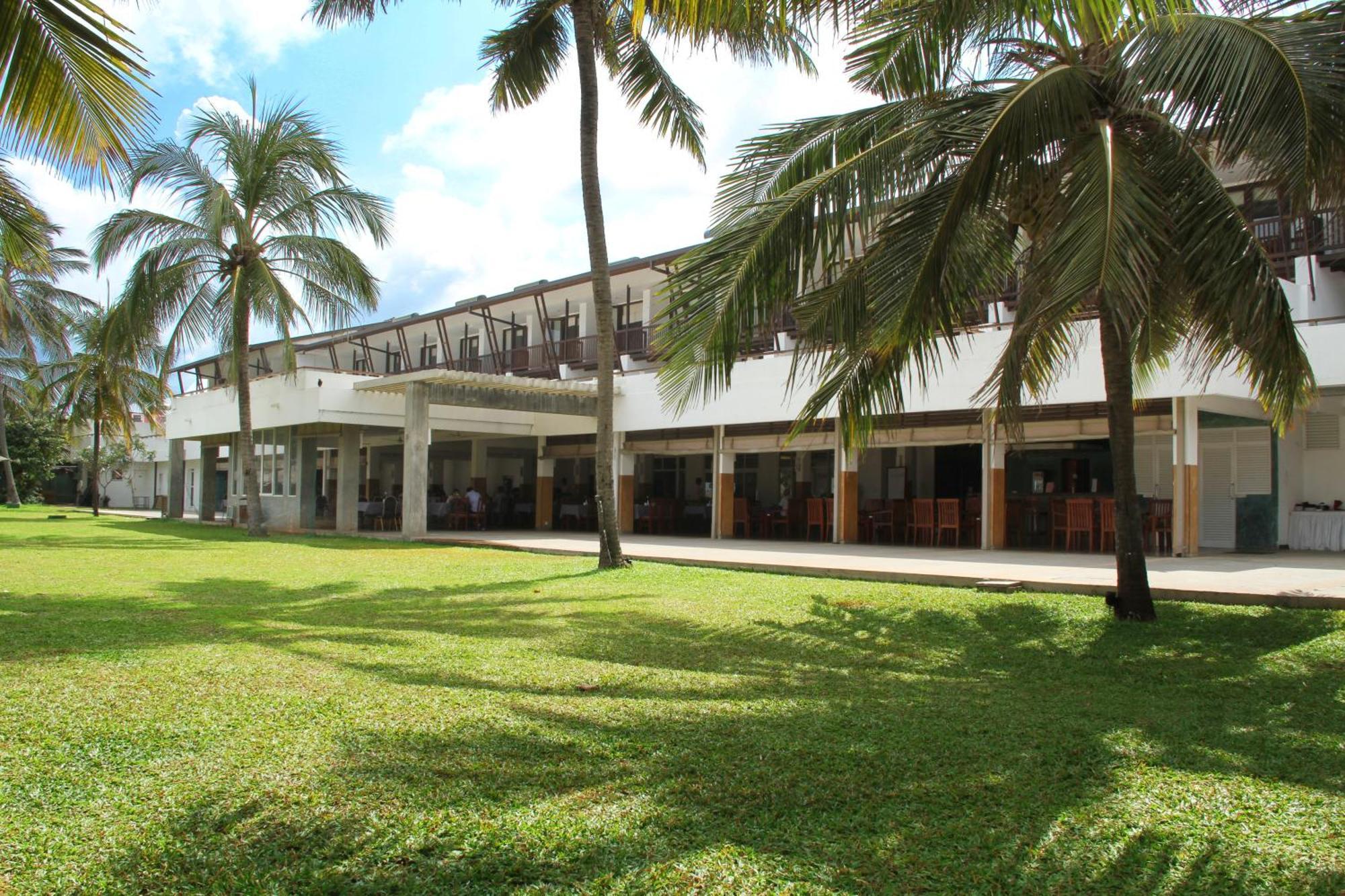 Goldi Sands Hotel Negombo Exterior photo